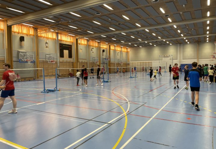 Trivelig og aktiv sommeravslutning i hallen i går